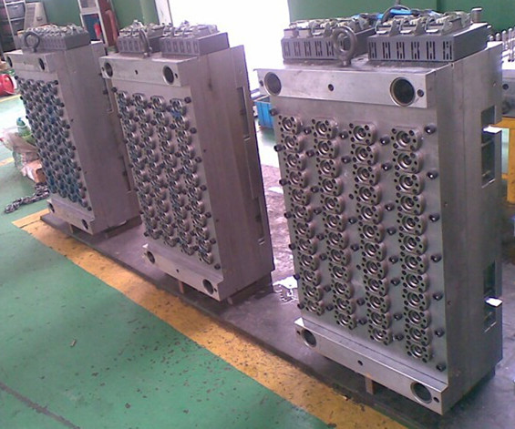 PET preform mold