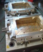 two cavity crate mould